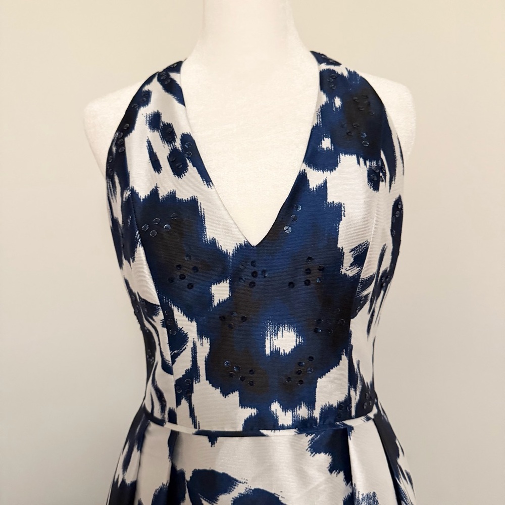 Adrianna Papell Navy and White Floral Gown size 2 pockets - Picture 2 of 15